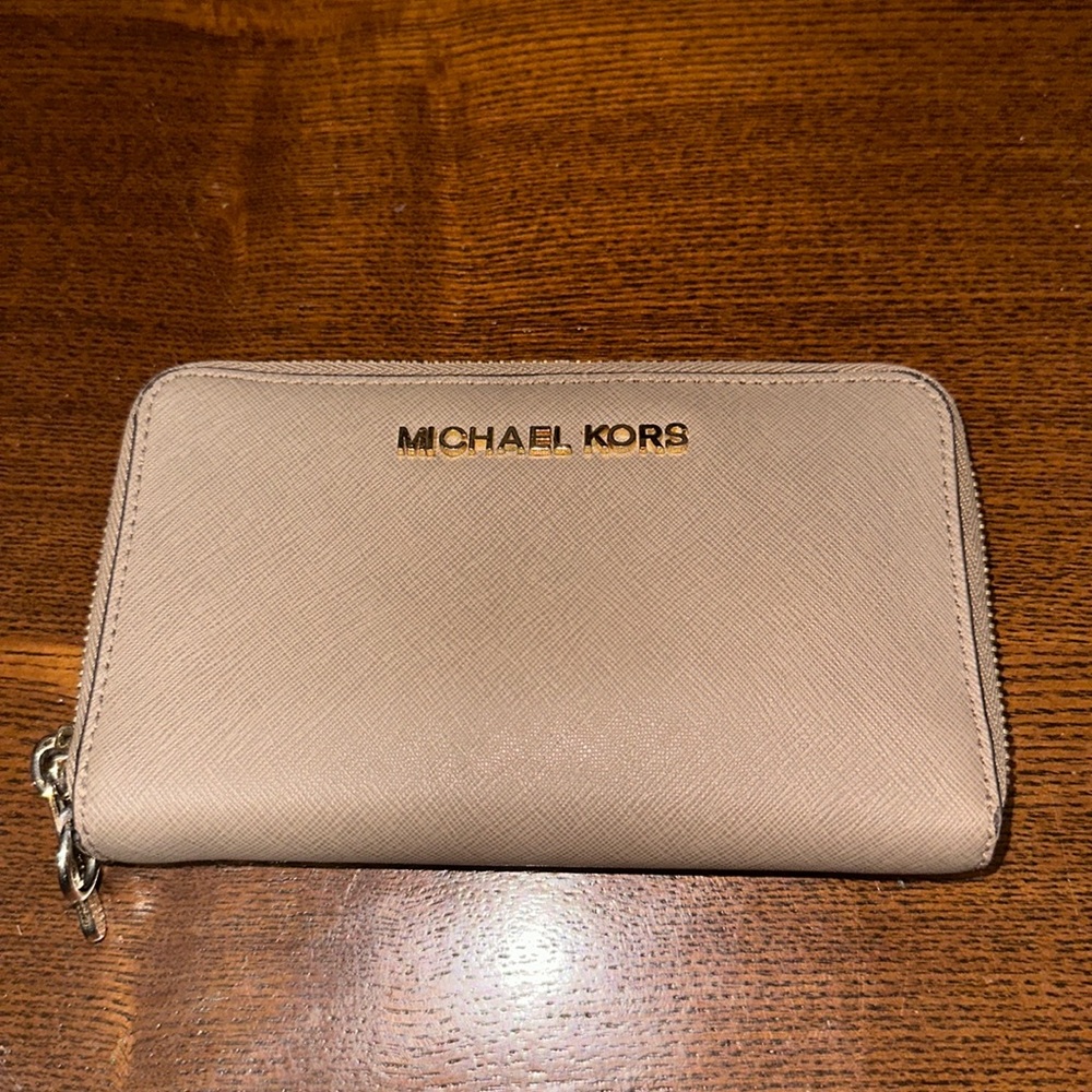 Michael Kors Wallet - Medium Sized